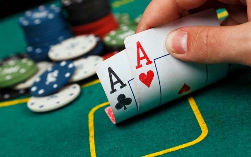Khám phá những biến thể thú vị của trò chơi Poker quốc tế