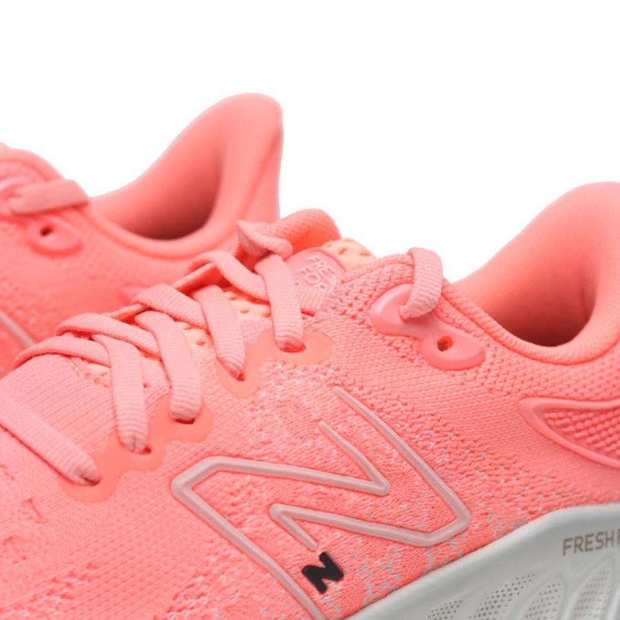 Giày Fresh Foam X 1080v12 Grapefruit W108012O nhìn từ phía sau