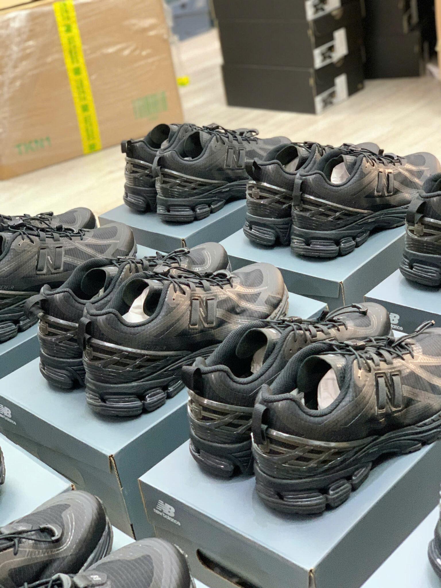 giay-new-balance-1906r-black-out-pack-u1906rnb-6