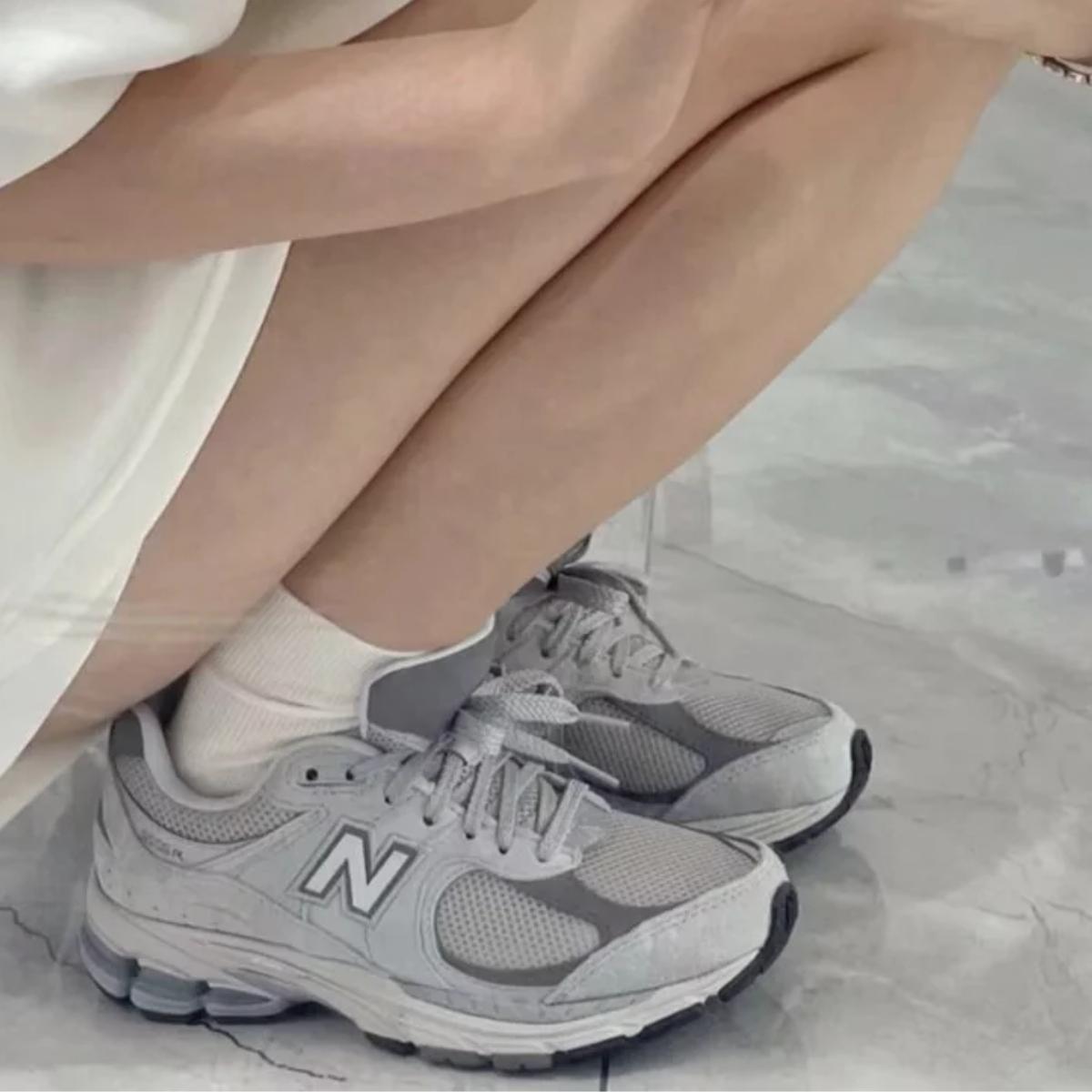 giay-new-balance-2002r-grey-ml2002r0-4