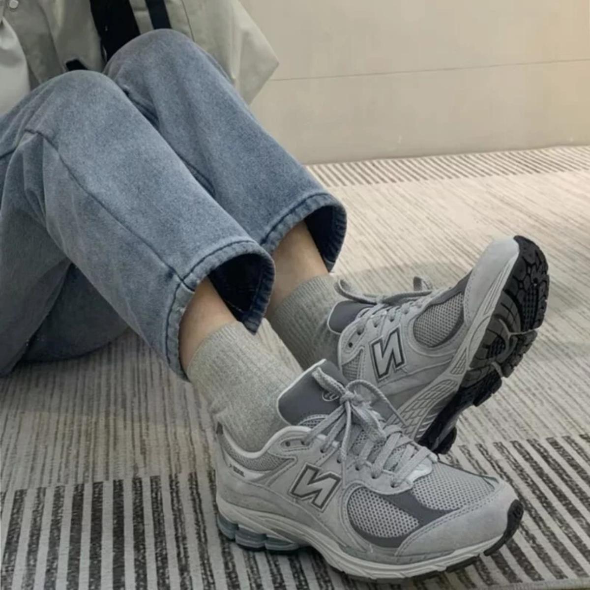 giay-new-balance-2002r-grey-ml2002r0-5