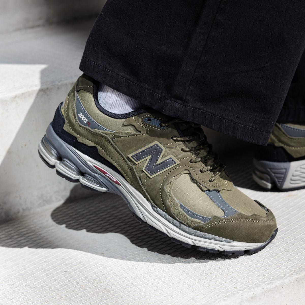giay-new-balance-2002r-protection-pack-olive-m2002rdn-3