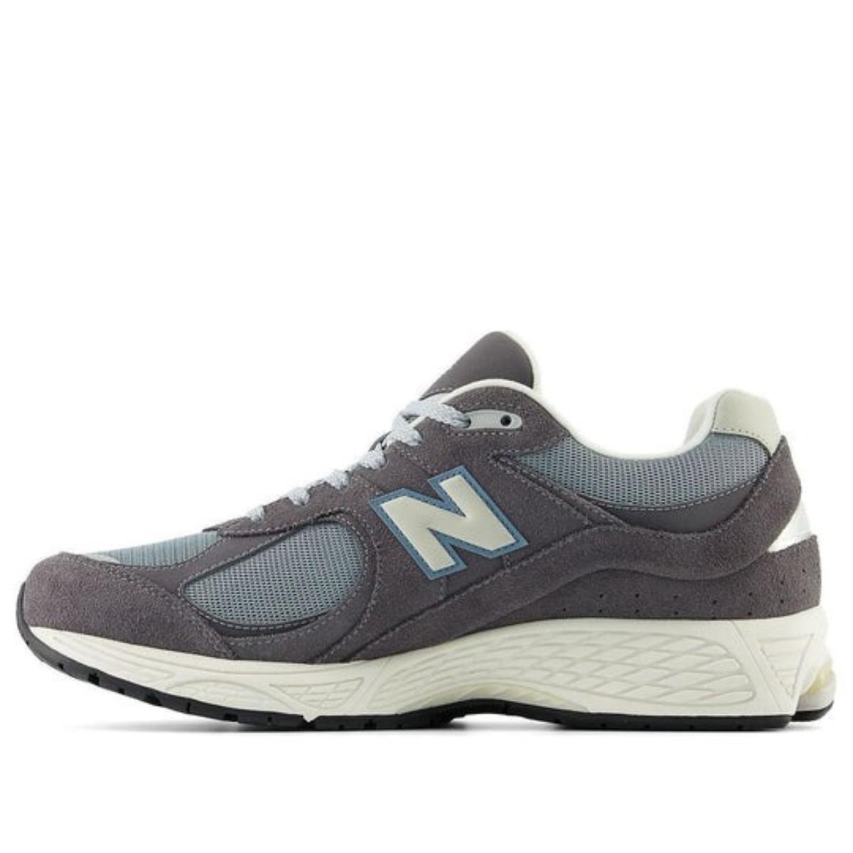 Giày New Balance 2002R Steel Blue M2002RFB nhìn từ góc nghiêng