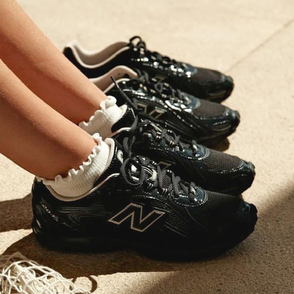 giay-new-balance-204l-black-patent-u204lmra-2
