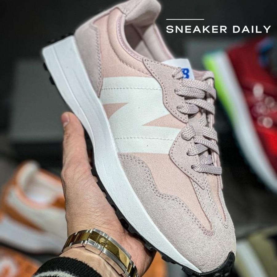 Chi tiết upper da và vải lưới trên New Balance 327 Pink YH327CKC